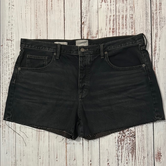 Universal‎ Thread 90s Baggy Jean Shorts with Raw Hem 16 NWOT - Picture 1 of 11